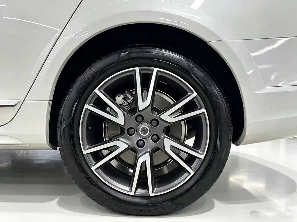 Volvo V90 — миниатюра 22