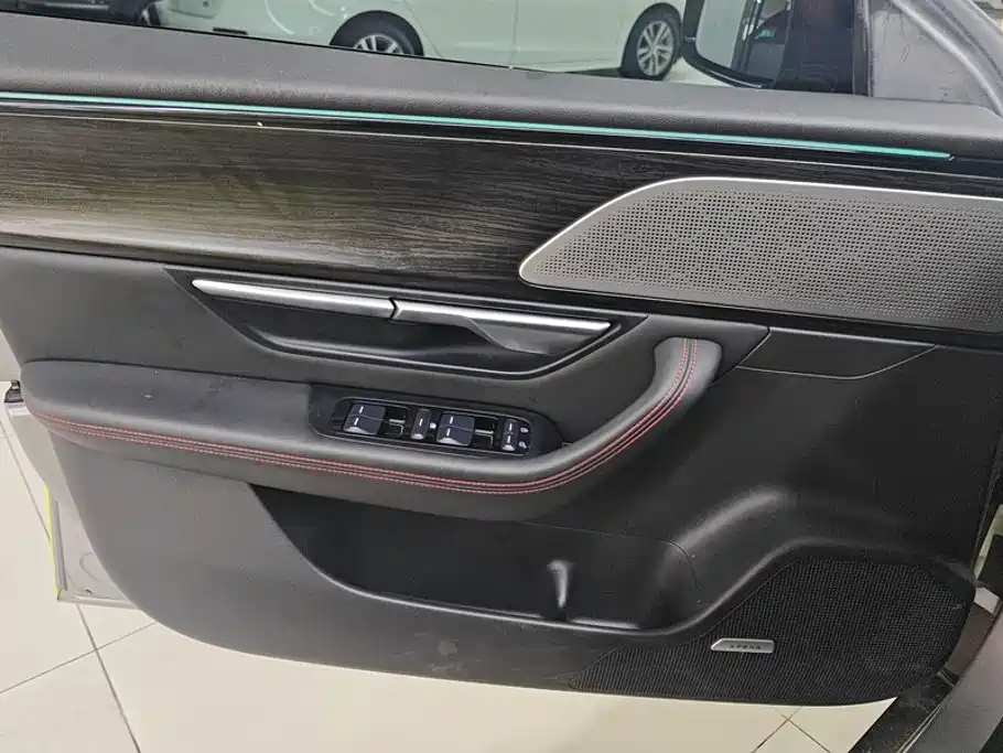 XPeng P7 — миниатюра 7