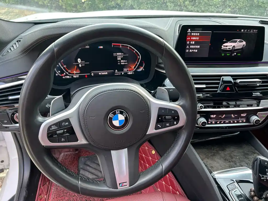 BMW 5 Series — миниатюра 9