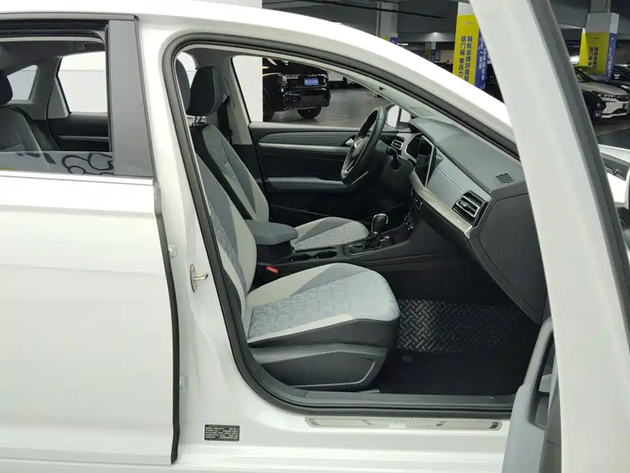 Volkswagen Lavida — миниатюра 8