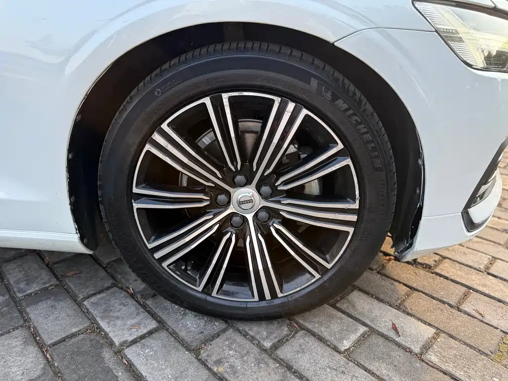 Volvo S60 — миниатюра 13