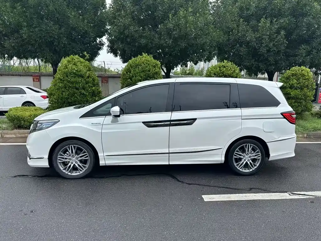 Honda Elysion — миниатюра 7