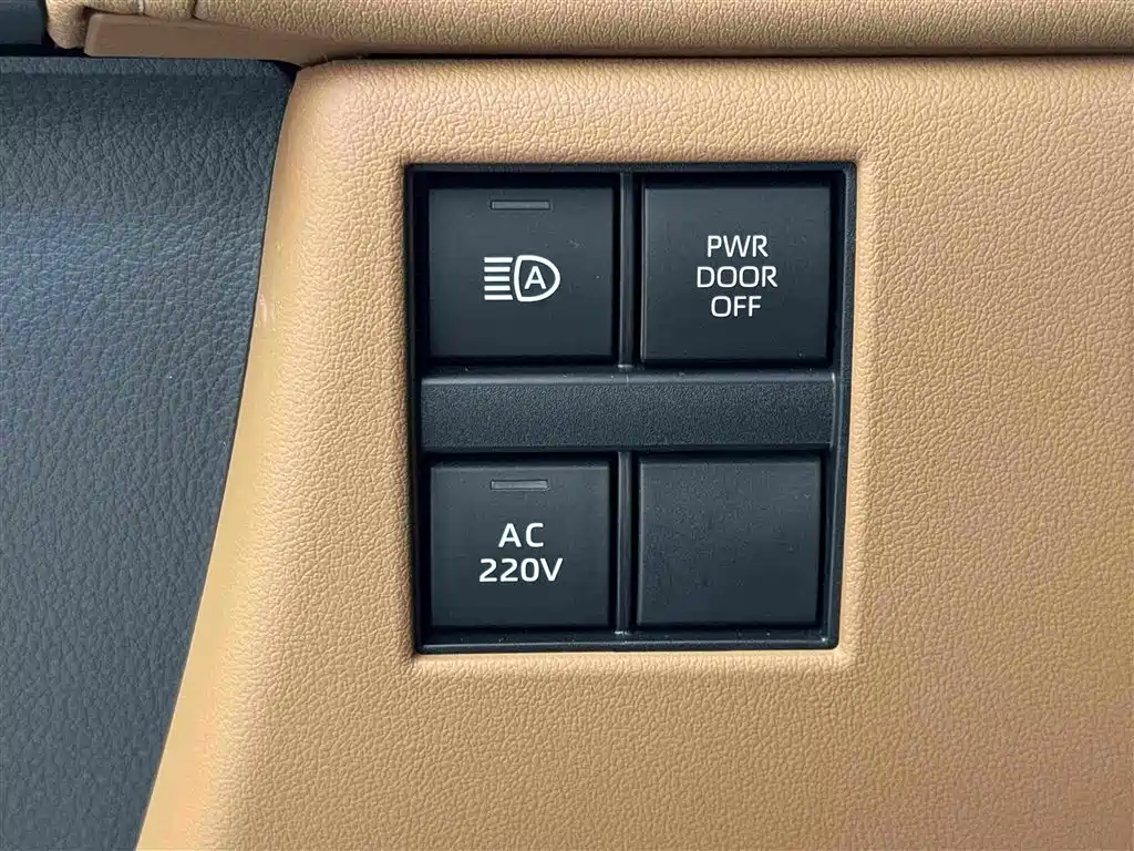 Toyota Alphard — миниатюра 21