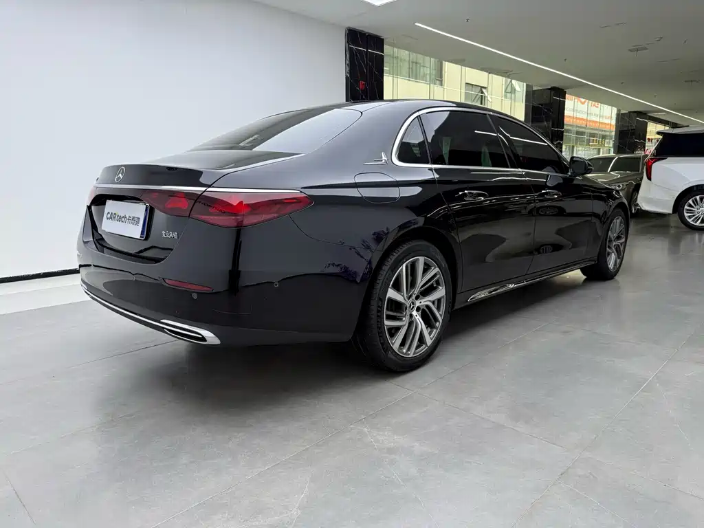 Mercedes-Benz E-Class — миниатюра 3