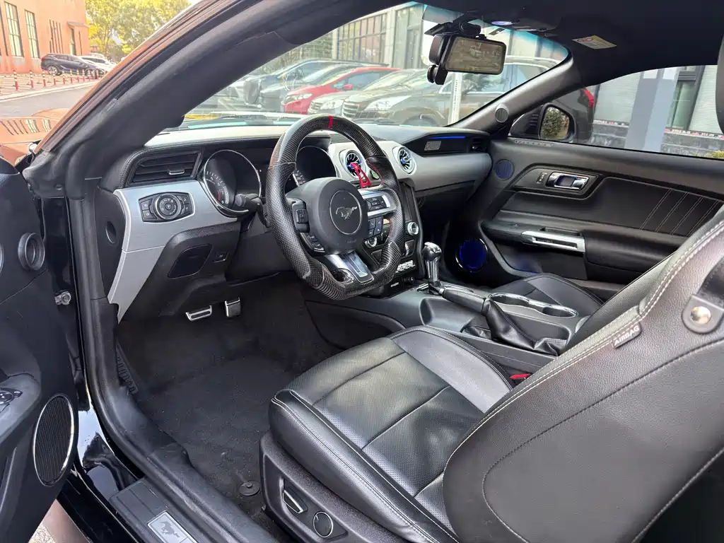 Ford Mustang — миниатюра 5