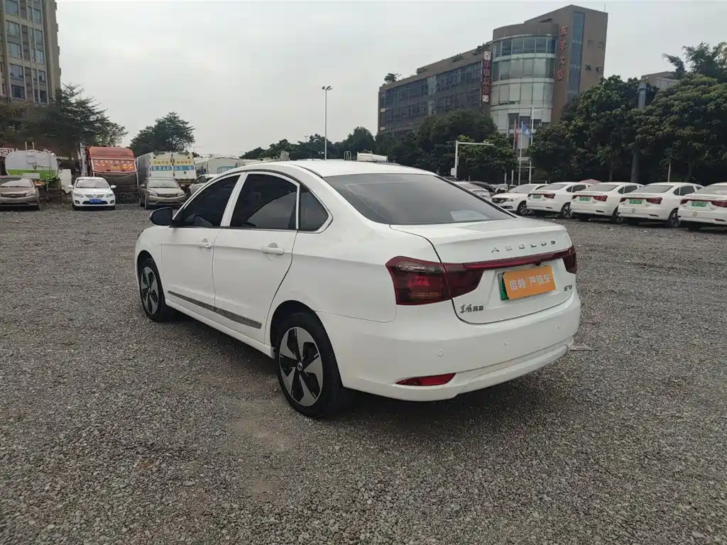 DONGFENG E70
