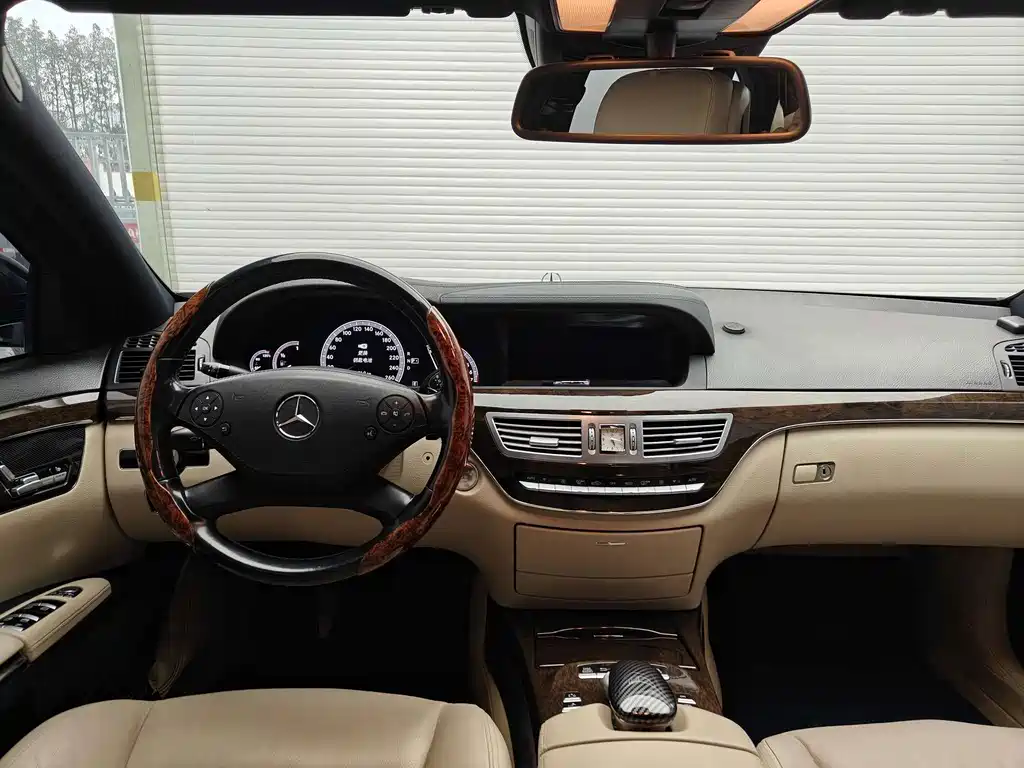 Mercedes-Benz S-Class — миниатюра 13