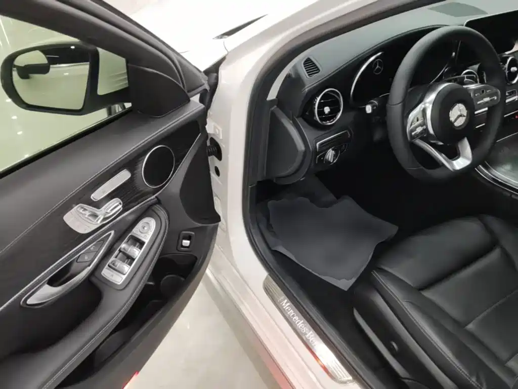 Mercedes-Benz C-Class — миниатюра 16