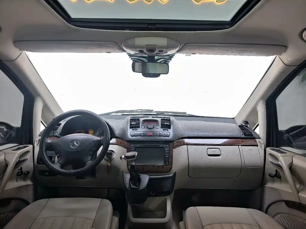 Mercedes-Benz Viano — миниатюра 20