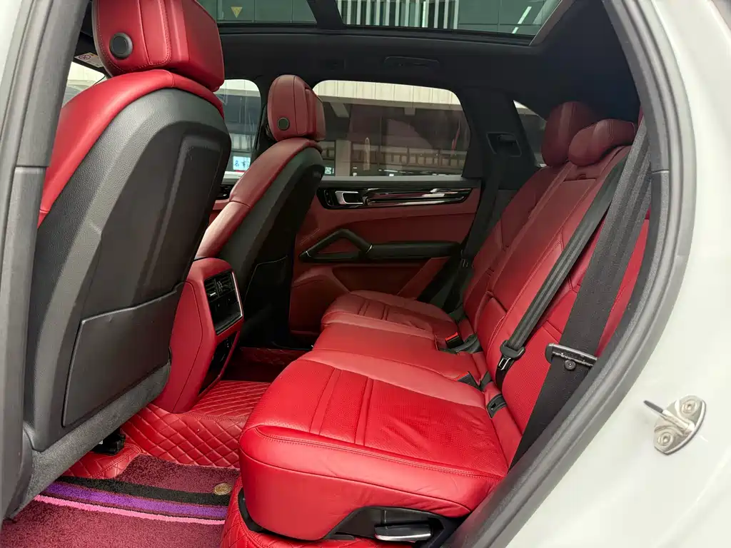 Porsche Cayenne — миниатюра 9