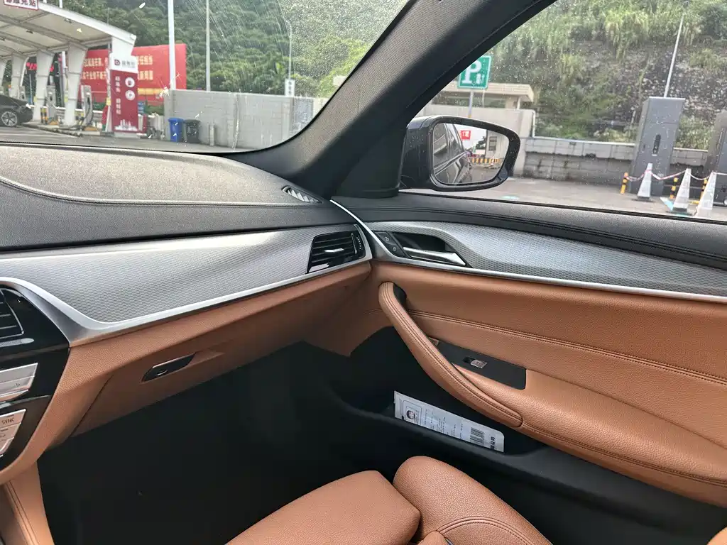 BMW 5 Series (Import) — миниатюра 14