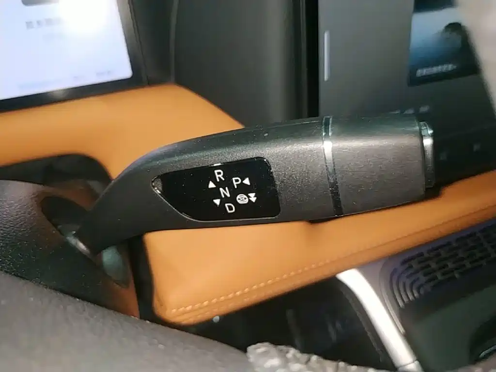 XPeng G9 — миниатюра 14