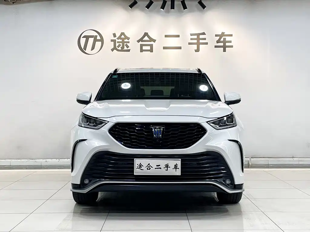 Toyota Crown Kluger — миниатюра 4