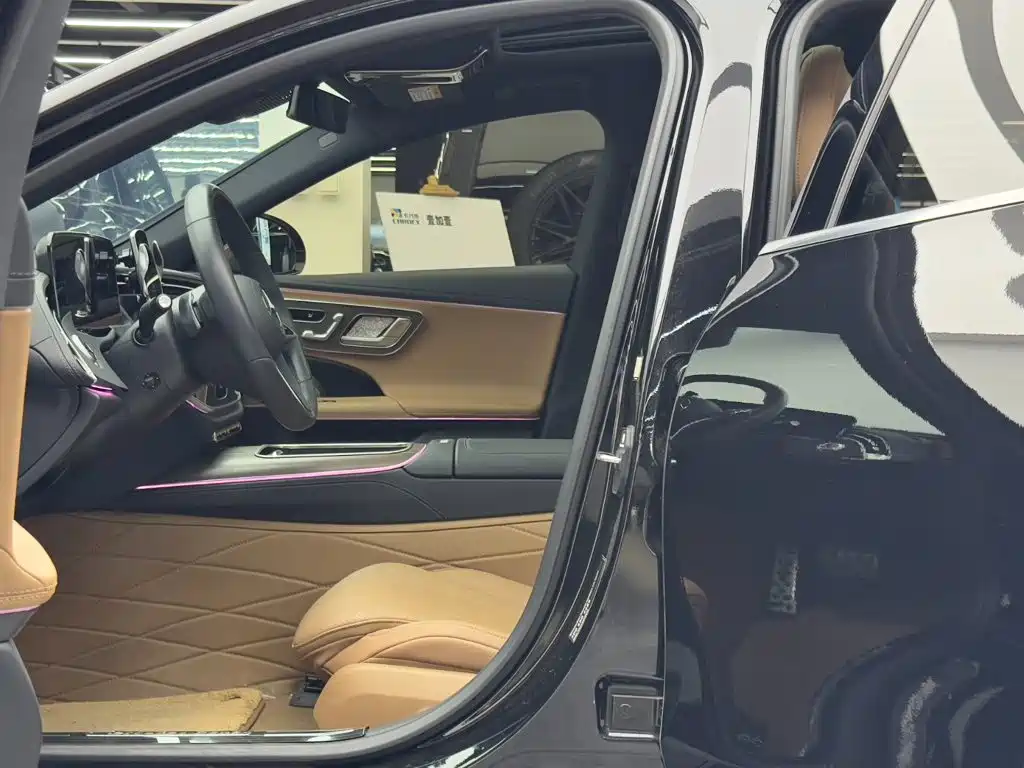 Mercedes-Benz E-Class — миниатюра 6