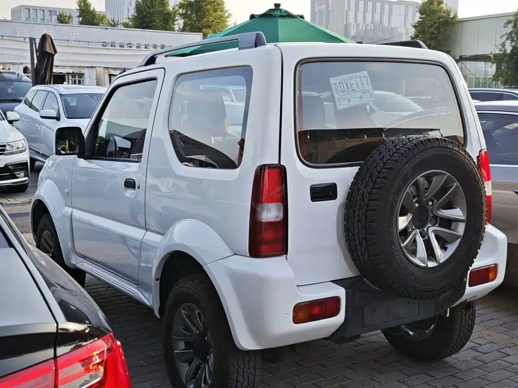 Suzuki Jimny — миниатюра 14