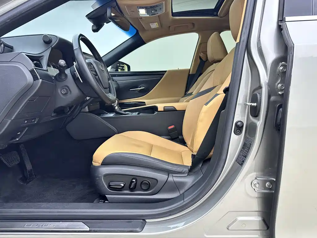 Lexus ES 2022 300h