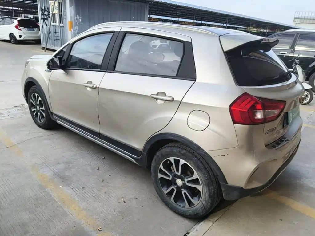 Geely Vision X3 — миниатюра 5