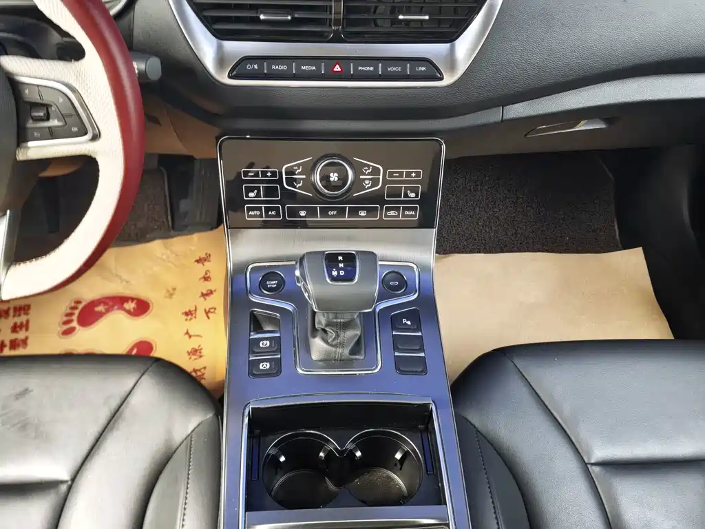 Hongqi Hongqi H5 — миниатюра 8