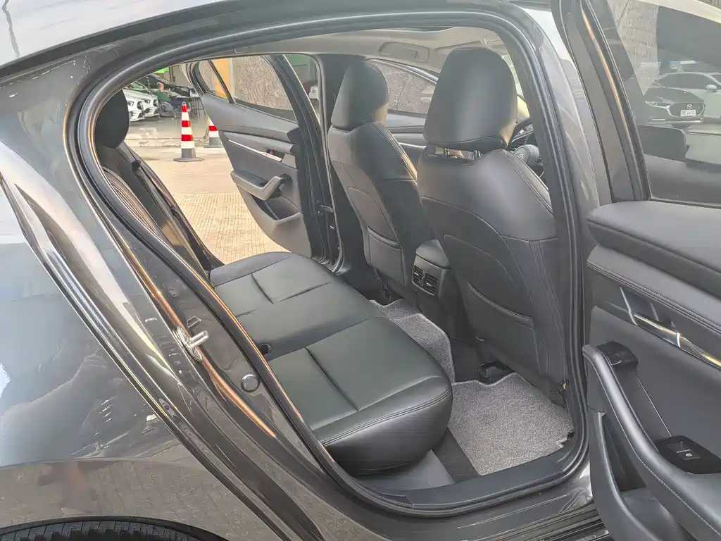 Mazda 3 Axela — миниатюра 11