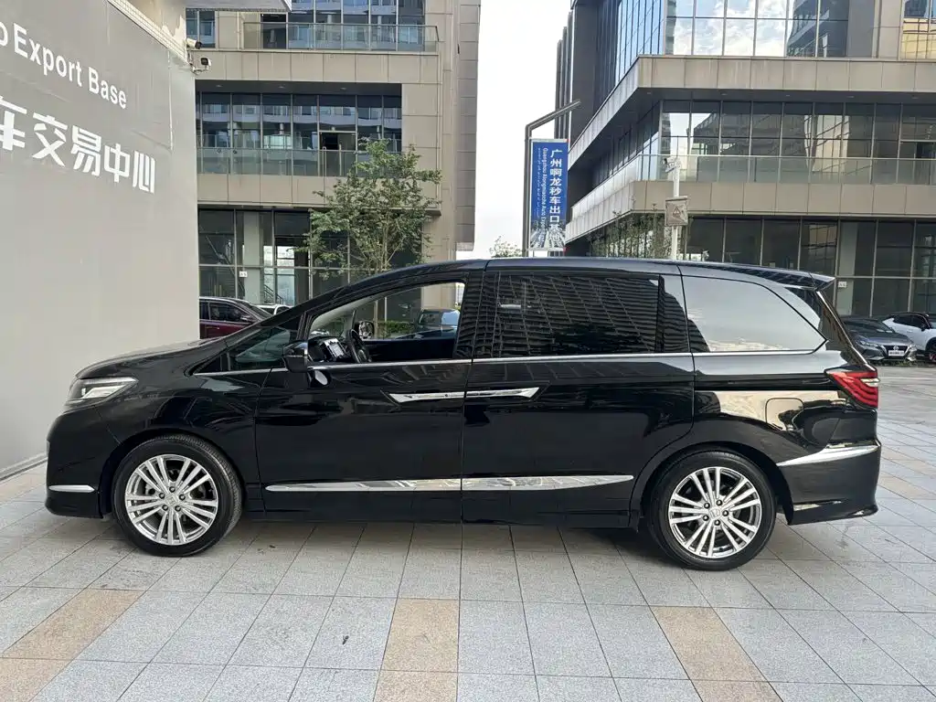 Honda Elysion 2016 2.4L