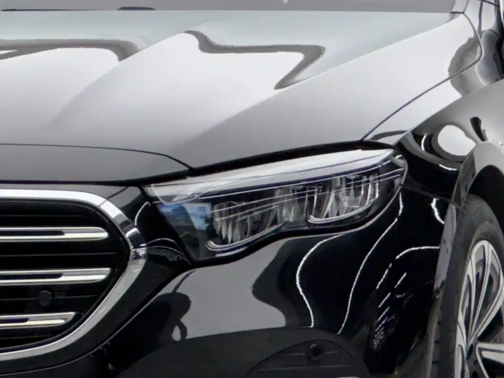 Mercedes-Benz E-Class — миниатюра 3
