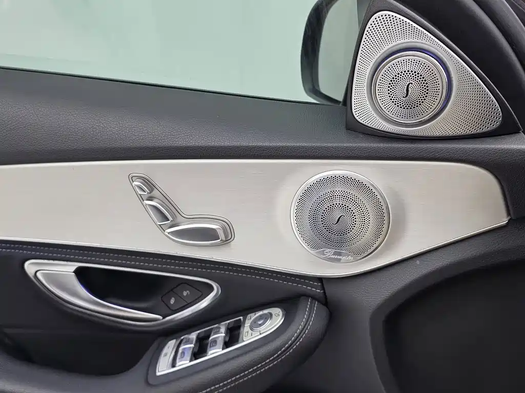 Mercedes-Benz C-Class — миниатюра 16
