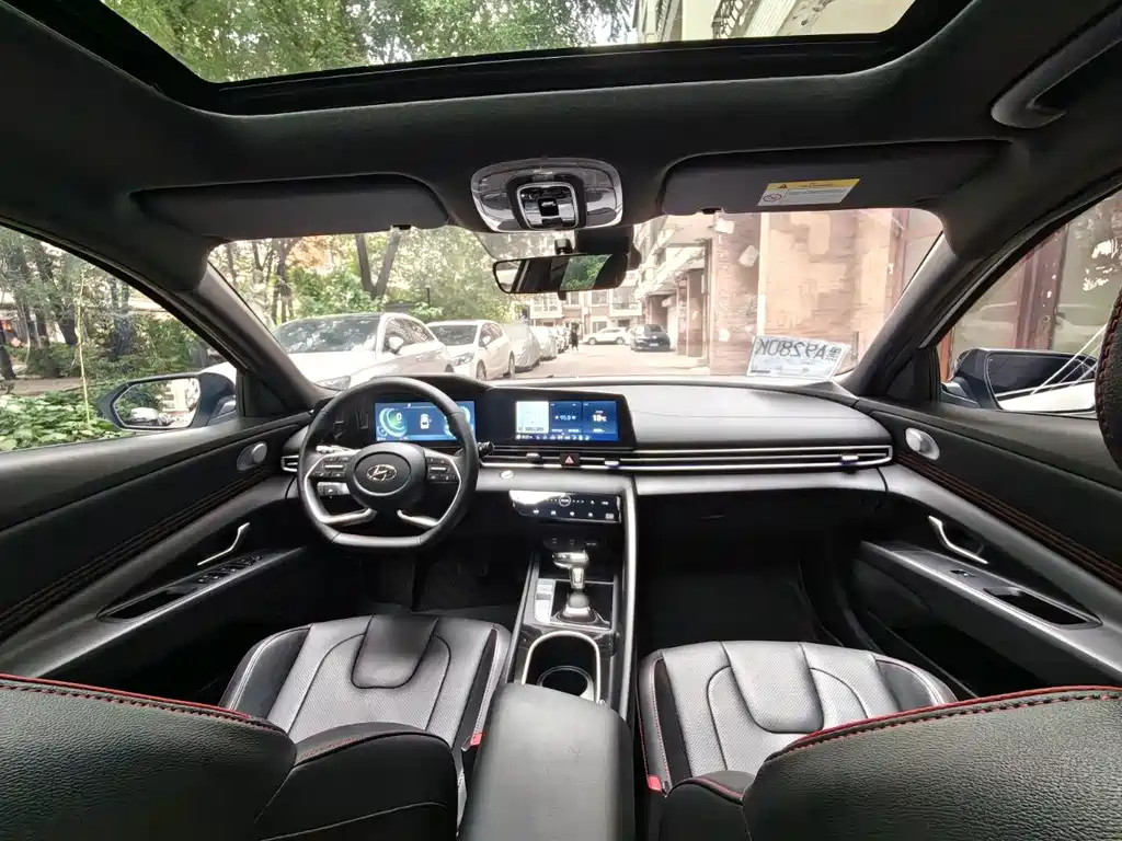 Hyundai Elantra — миниатюра 24