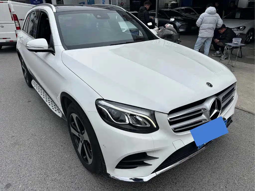 MERCEDES-BENZ GLC