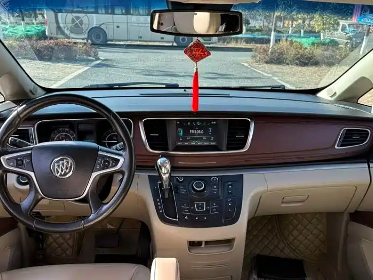 Buick GL8 2017 25S Luxury V
