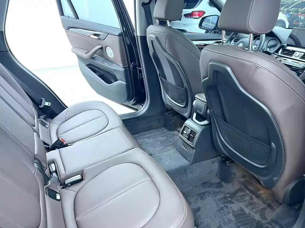 BMW X1 — миниатюра 9