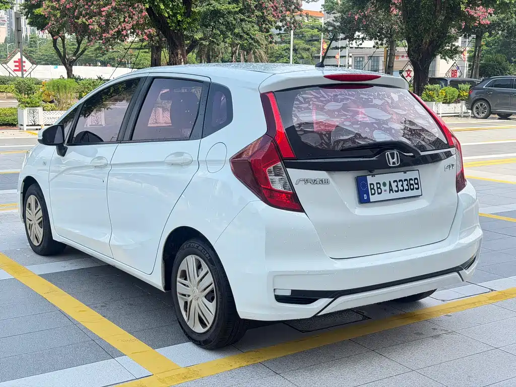 Honda Fit — миниатюра 6