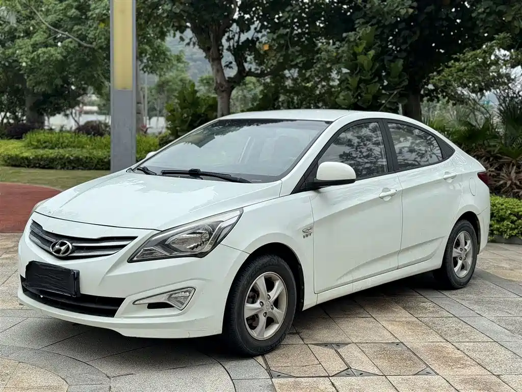 Hyundai Verna 2016