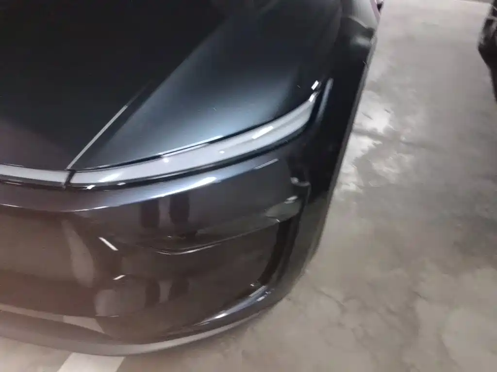 Tesla Model Y — миниатюра 24