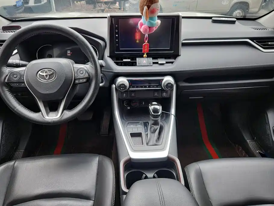 Toyota RAV4 — миниатюра 12