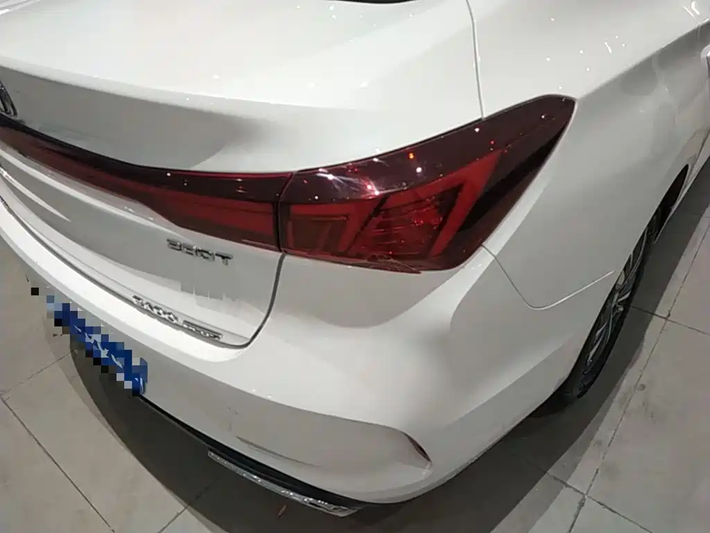 Changan Eado — миниатюра 8