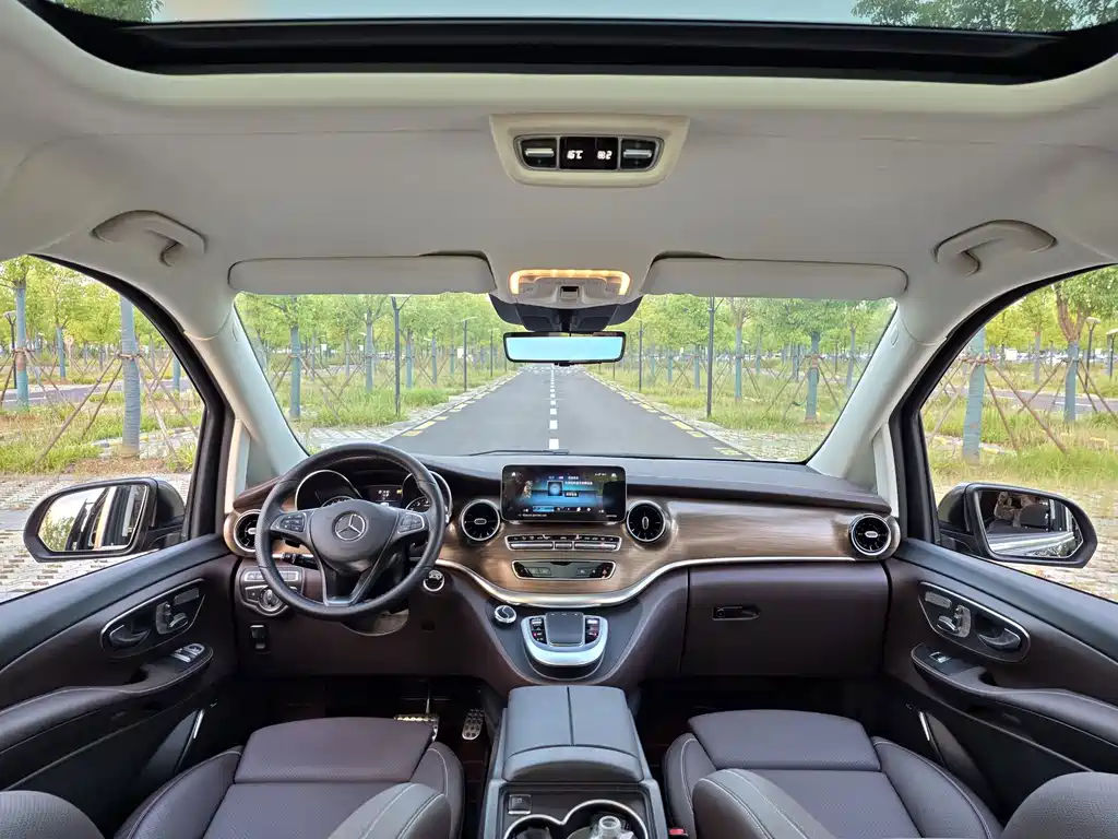 Mercedes-Benz V-Class — миниатюра 18