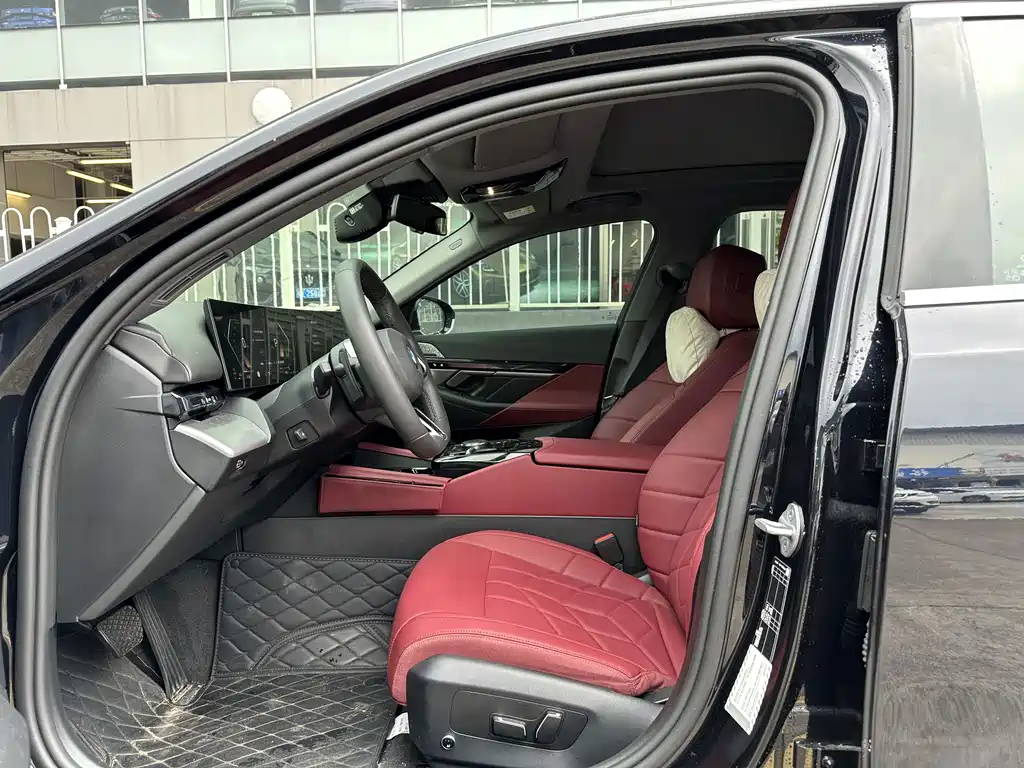 BMW 5 Series — миниатюра 6