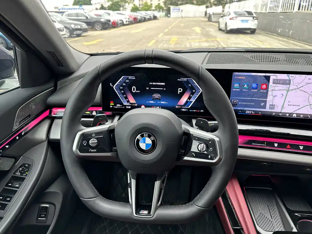 BMW 5 Series — миниатюра 12