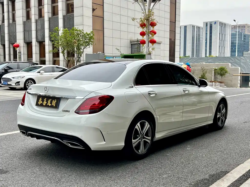 Mercedes-Benz C-Class — миниатюра 9
