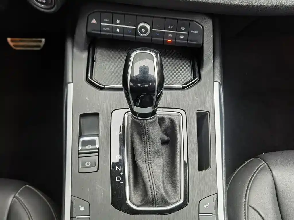 Wey Wey VV5 — миниатюра 13