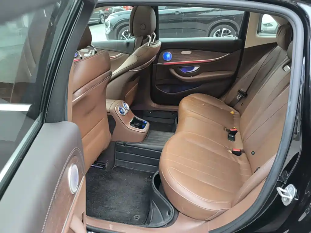 Mercedes-Benz E-Class — миниатюра 17