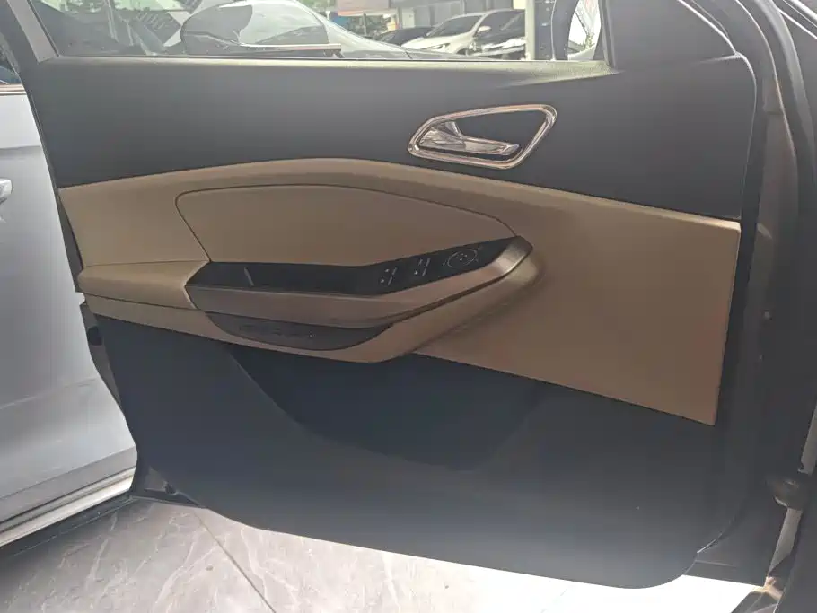 Ford Escort — миниатюра 7