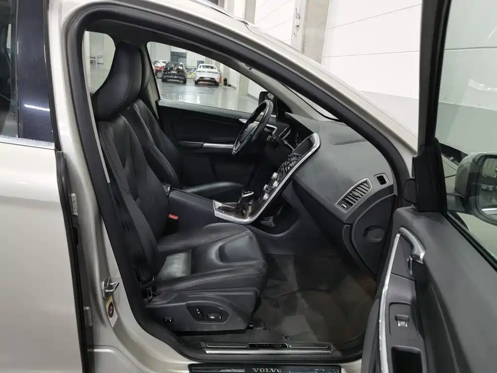 Volvo XC60 — миниатюра 23