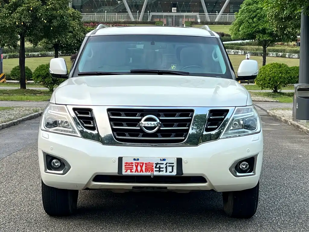Nissan Patrol 2017 4.0L AT