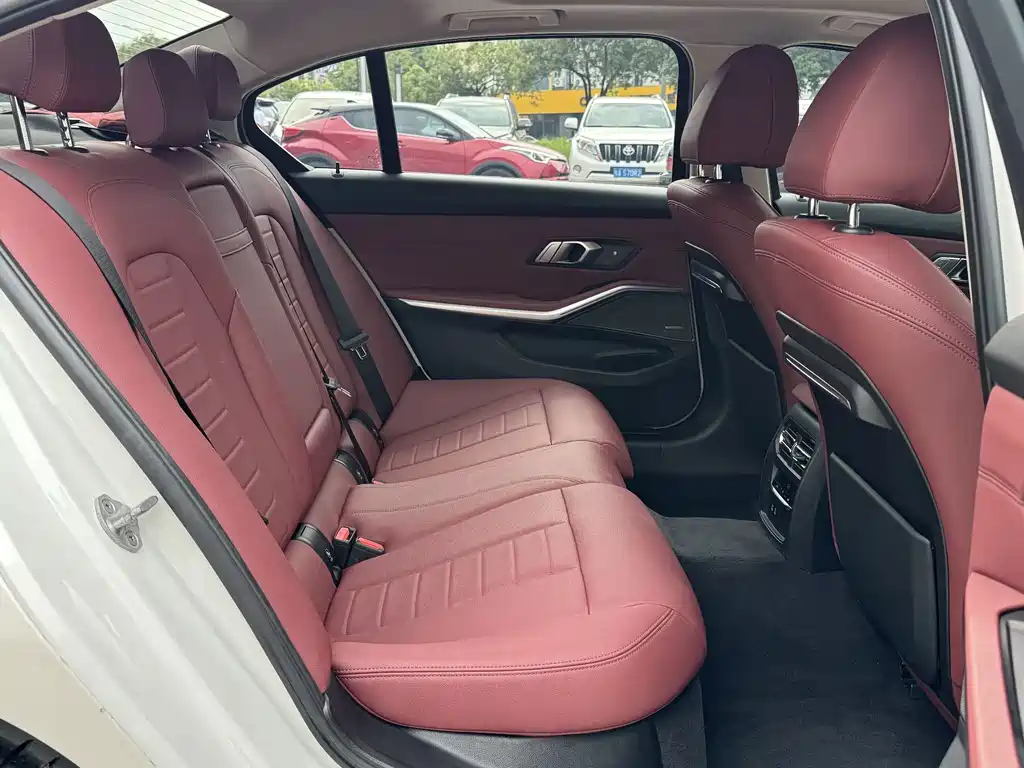 BMW 3 Series — миниатюра 10