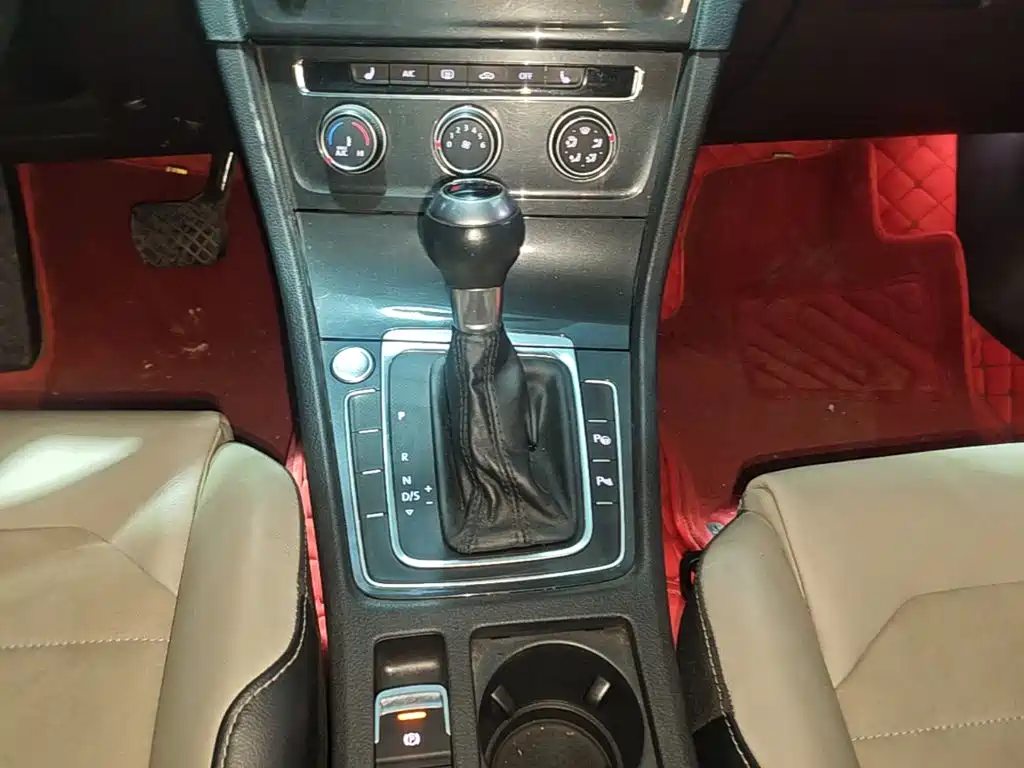 Volkswagen Golf — миниатюра 14