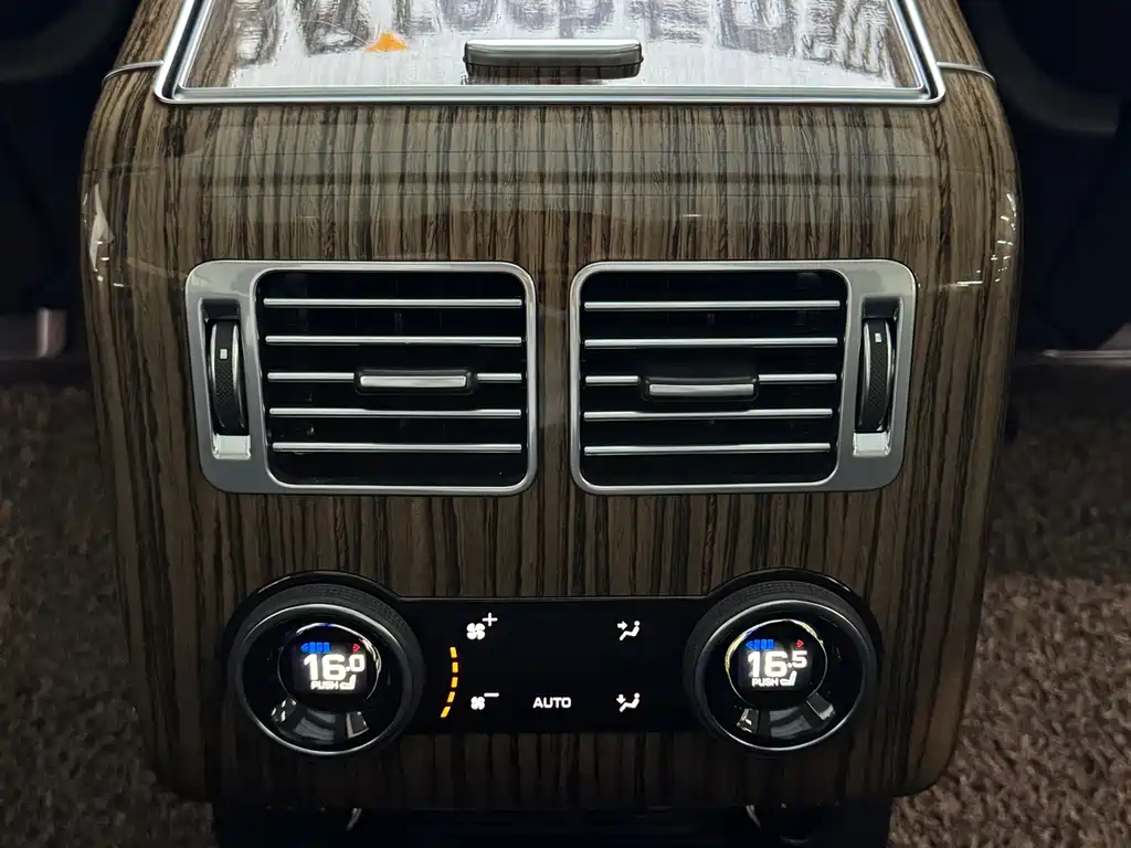 Land Rover Range Rover — миниатюра 15