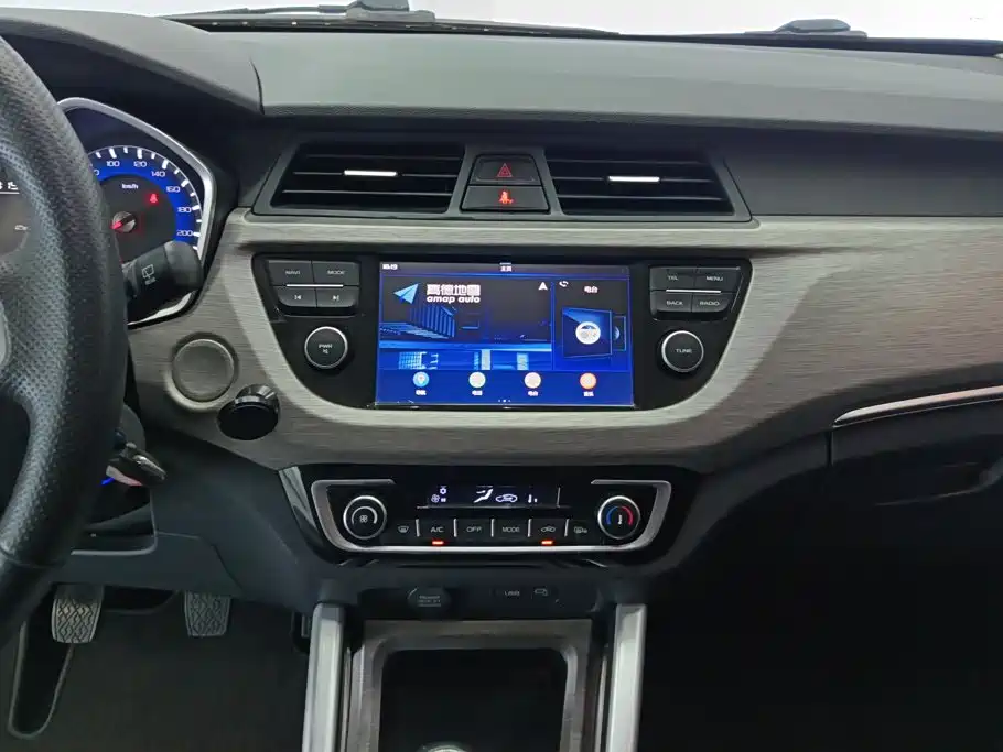 Geely Vision X3 — миниатюра 13