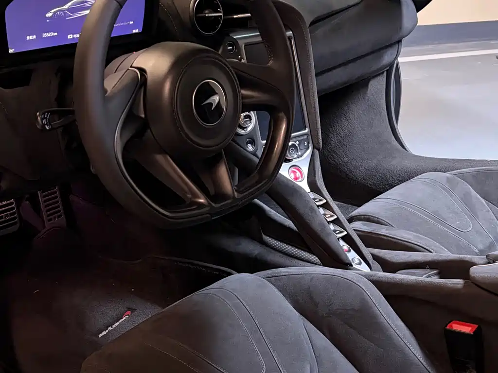 McLaren 720S 4.0T Coupe, фото 17