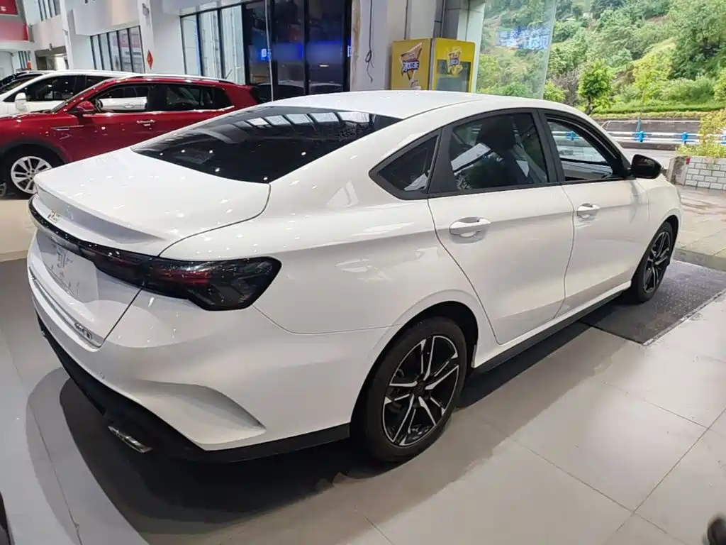 Geely Binrui — миниатюра 7